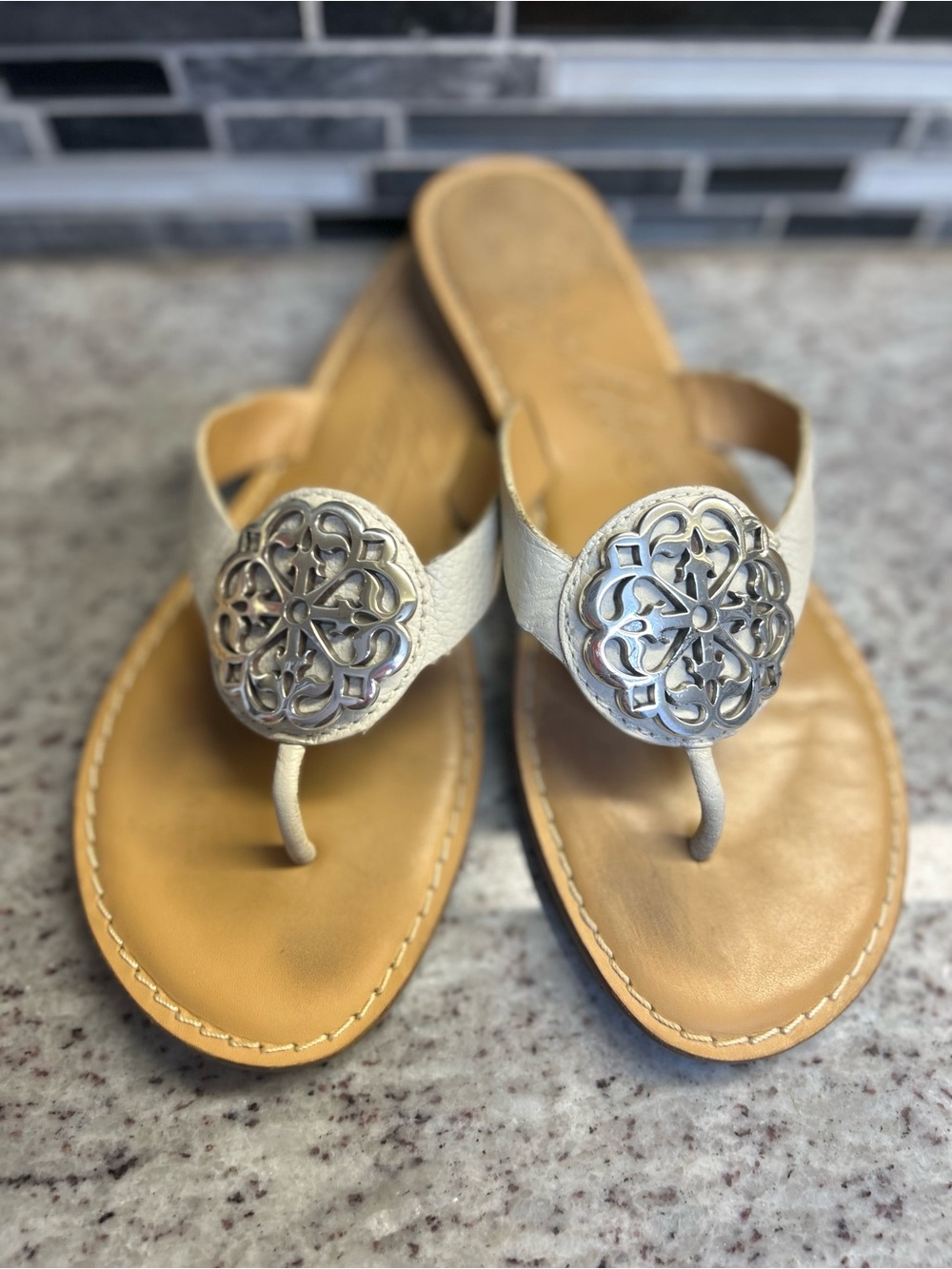 Brighton Alice white Leather Toe-Post Sandals with Decorative Medallion size 7